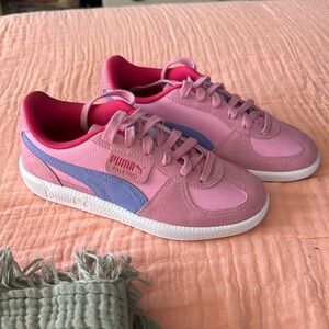 PUMA Palermo Athletic Shoe - Big Kid/Girls Size 4 - Sugar Rush